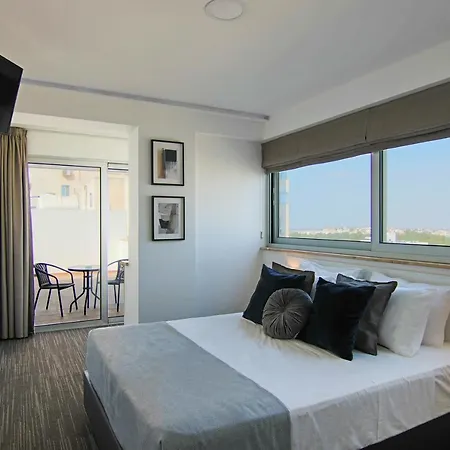 Phaedrus Living: Luxury 501 Apartment *